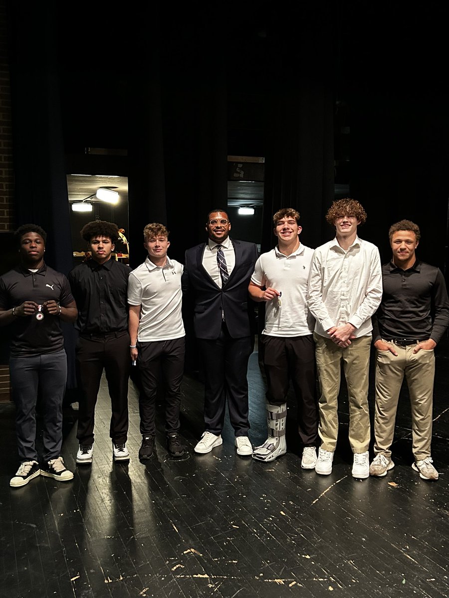 Congratulations to our players who made all-conference and all-conference honorable mentions! #uptown 
Zyeair White
Q Moran 
Sam Weihert 
Jackson McDonald 
Brighton Sanders 
Josiah Bennett