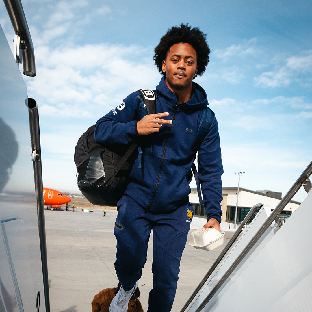 UNC_BearsFB's tweet photo. On our way to 🌹 city!

#BearWitness #STBC https://t.co/CEs74nl9W9