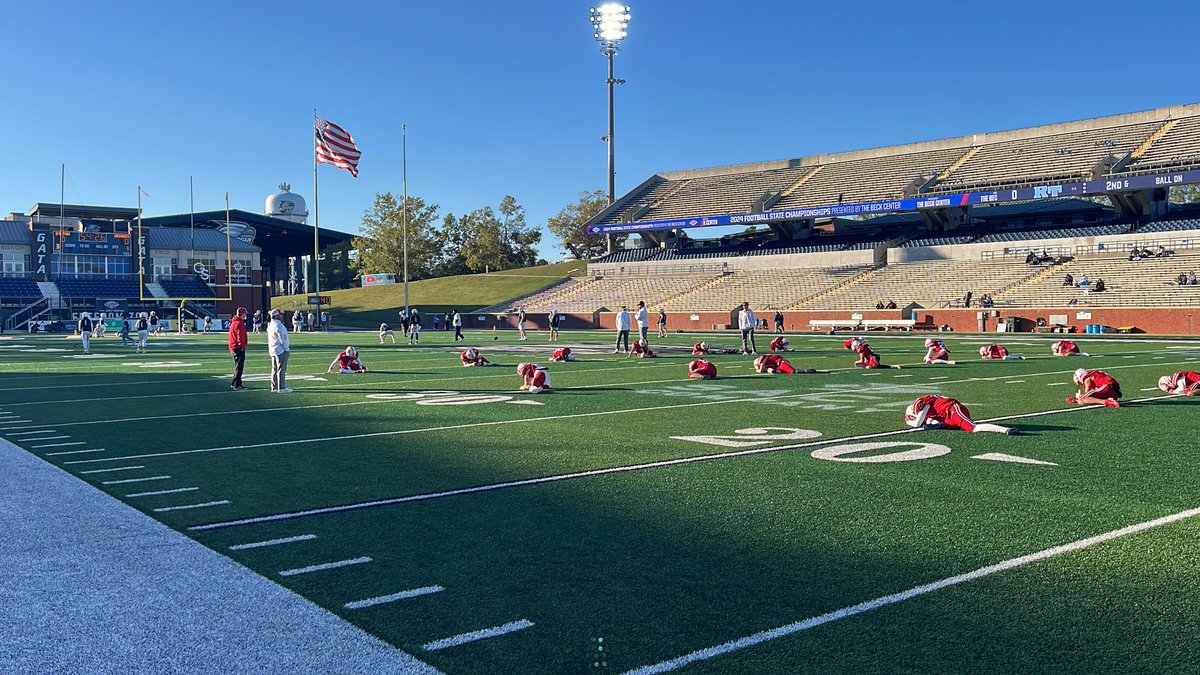 Edmund Burke warming up and getting ready for their second consecutive state championship 

Kickoff at 5 PM here at Georgia Southern