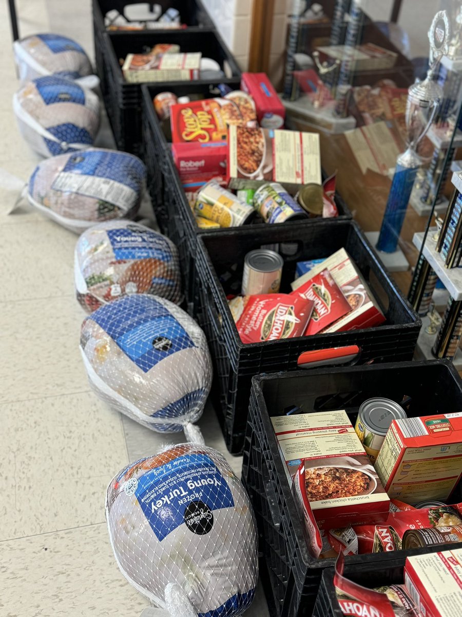 Jennifer Garcia (@jengarciaoms) on Twitter photo Grateful beyond words! 💛 Thanks to our amazing staff, supportive families, and the generosity of <a href="/SMUAlphas/">SMU Alphas (ΥΜ)</a> , we were able to provide 25 full Thanksgiving meals to our families in need.Together, we make a difference! 🦃🍁 <a href="/OBanion_Bisons/">O'Banion Middle School</a> #Thankful #Community #NotLikeUs Grateful beyond words! 💛 Thanks to our amazing staff, supportive families, and the generosity of <a href="/SMUAlphas/">SMU Alphas (ΥΜ)</a> , we were able to provide 25 full Thanksgiving meals to our families in need.Together, we make a difference! 🦃🍁 <a href="/OBanion_Bisons/">O'Banion Middle School</a> #Thankful #Community #NotLikeUs