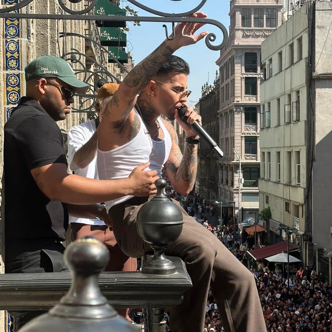 medl27_'s tweet photo. Rauw vino a México a escucharlos cantar,aquí te amamos  🇲🇽❤️‍🔥 https://t.co/A7I4dgoWWt