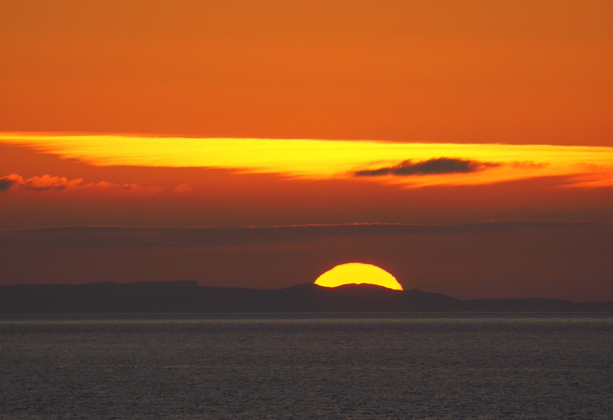 Waiting... #artist #photographer #creativity #Horizon #sunset #landsacpe #seascape #island 
#wallartforsale #Scottish #places
shop.photo4me.com/1091340
shop.photo4me.com/1204704
shop.photo4me.com/1118960
and
#BuyIntoArt 
obt-imaging.pixels.com