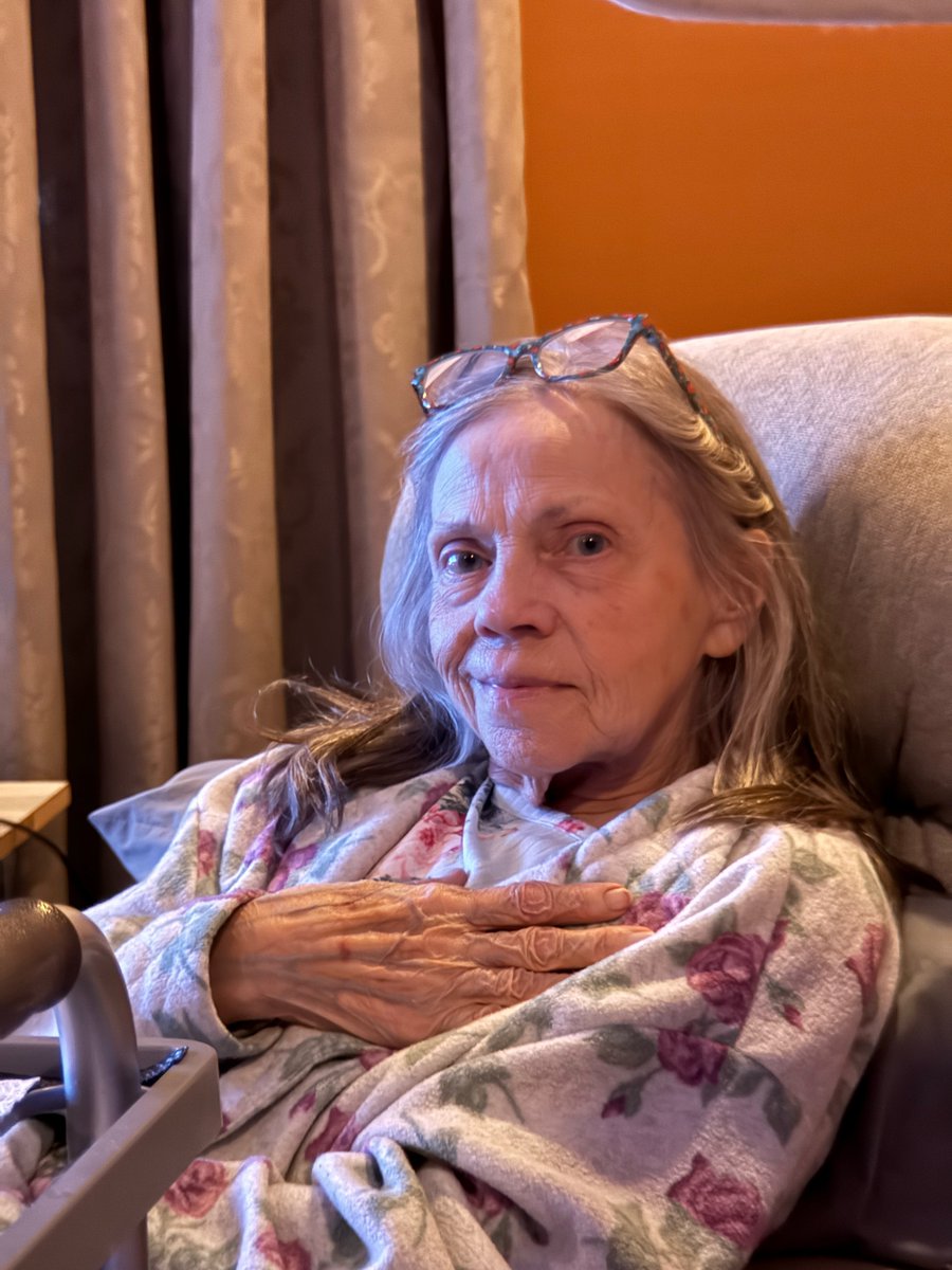 LadyGray312 tweet media