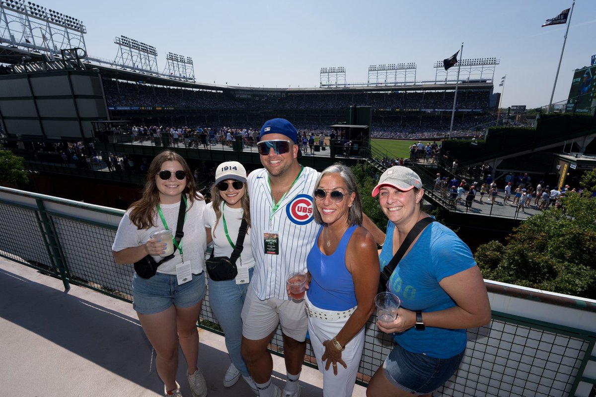 Wrigley Rooftops tweet media