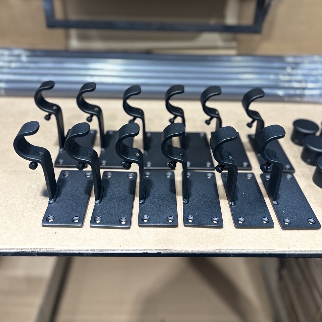 helserbrothers's tweet image. Helser Brothers horizontal strap brackets ready to ship! 🚚 Can’t wait to see these installed in their new homes.
#HappyFriday #Draperyhardware #Customdraperyhardware #Windowtreatments