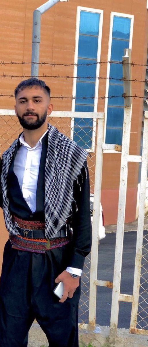 serkann_kocc's tweet photo. @sevvallbrkk Kiras ü fistanların yanına bir de şel ü şepikleri ekleyelim daha da güzel olsunlar 🤩 https://t.co/ZcOw4HvnbO