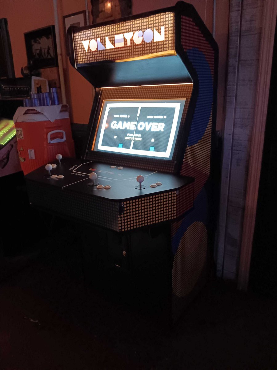 ArcadeCommons's tweet image. With Hexcade complete, there's been some shuffling of the games. You'll now find Volleygon at Windjammer in Ridgewood, and Powerboat Italia '88 at All Night Skate, while most of the other games reside at @wondervillenyc. Please check them out and support the indie arcade scene!