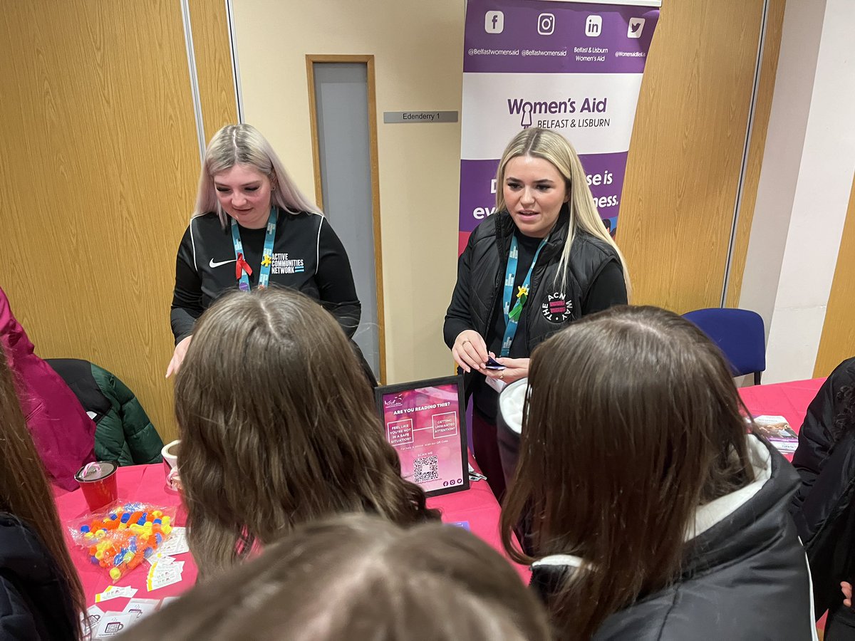 These young women are leading by example. #EVAWG #Mnásome 💝💝💝