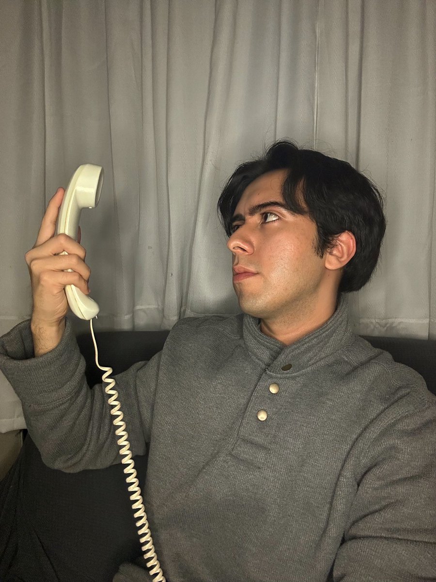 ileoalanis's tweet photo. vayan a escuchar “Verónica, ¿Qué Pudo Ser?” que ya salioooo 🩵🫧
stream: https://t.co/FIKEGxYAGO

último lanzamiento de la era BOY IN A BUBBLE y estoy muy agradecido por todo su apoyo, los quiero y nos vemos el año que viene con lo nuevo<3
(fotos silly que me tomé anoche) https://t.co/qcOA2eiit1