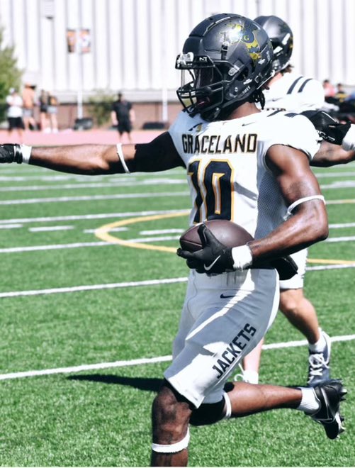 #AGTG after a great conversation with <a href="/CoachStaback/">Coach Phil Staback</a> I am blessed to receive my 5th offer from <a href="/GracelandFB/">Graceland Football</a> !!!

<a href="/JaguarsBss/">Blue Springs South Football</a> <a href="/CoachWilmes25/">Coach Alan Wilmes</a> <a href="/OJsimpso32/">OJ Simpson</a> <a href="/CoachMiklos/">Miklos Sanders</a> <a href="/JPRockMO/">JP Rock</a>