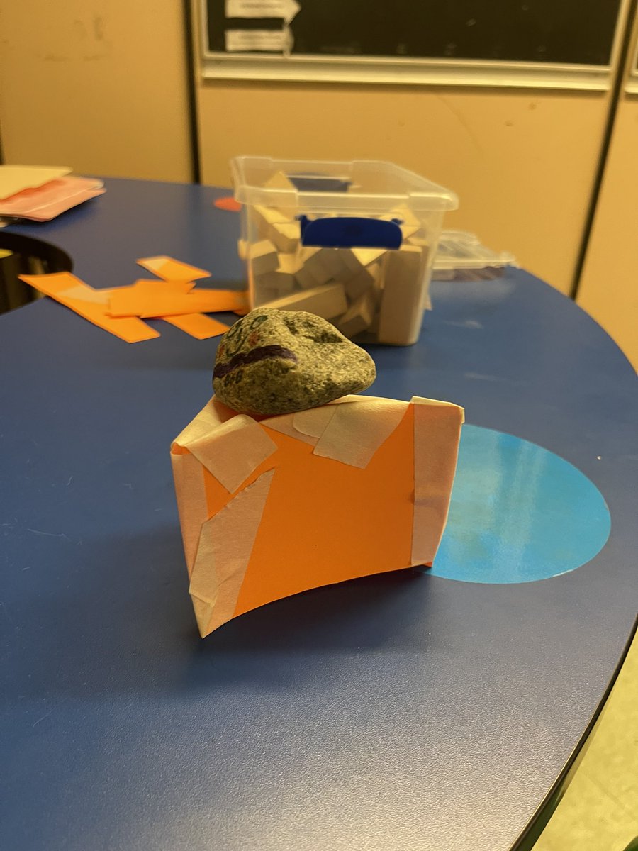 MsStevens_'s tweet photo. 3’s learning that triangles can help support structures https://t.co/jZsQS26ZkC