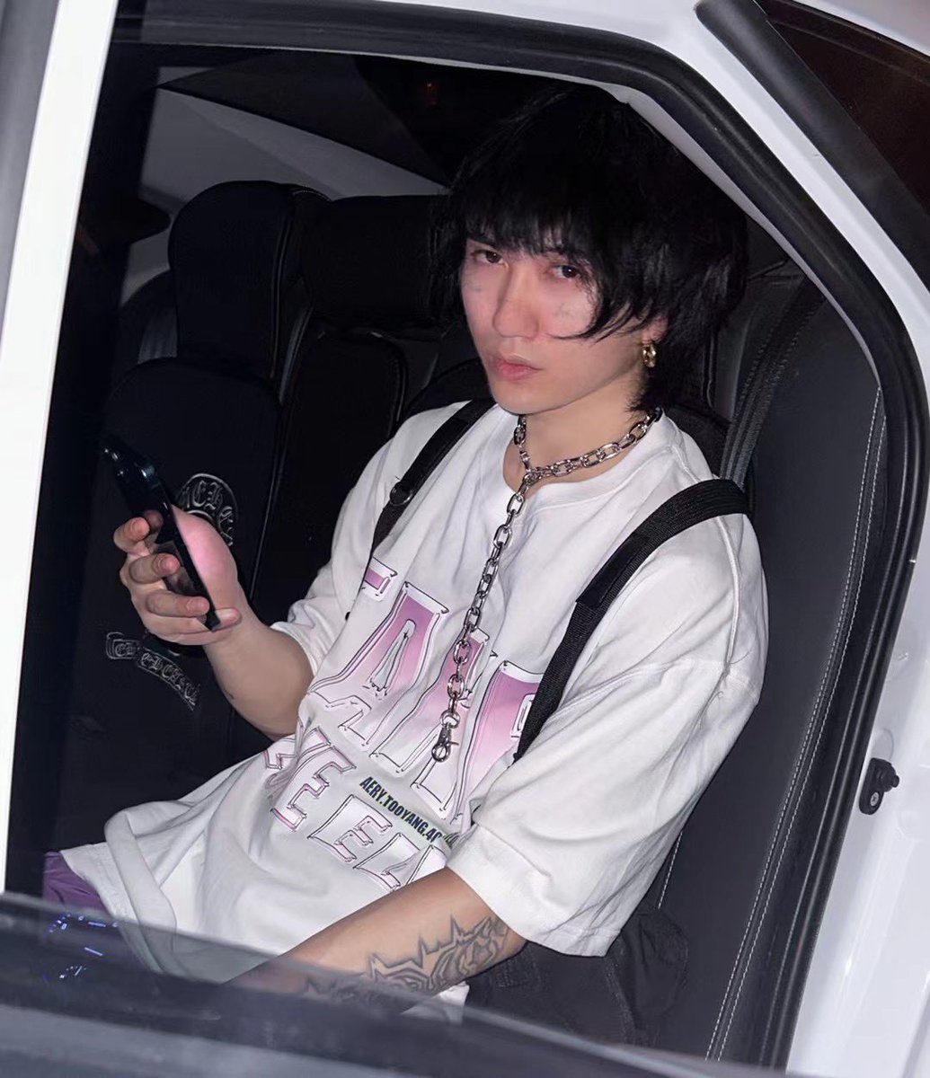 T00Yang's tweet photo. 枷 鎖 https://t.co/ioojZCX36r