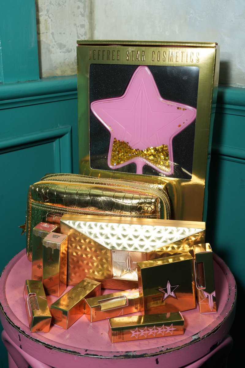 We celebrated 10 ICONIC years of Jeffree Star Cosmetics last night in LA!! 🌟 What a beautiful and wild journey it’s been to get here💄💋

A MASSIVE thank you to everyone who came to celebrate this milestone &amp; the #GoldBlooded Collection launch! 🎉 🏆