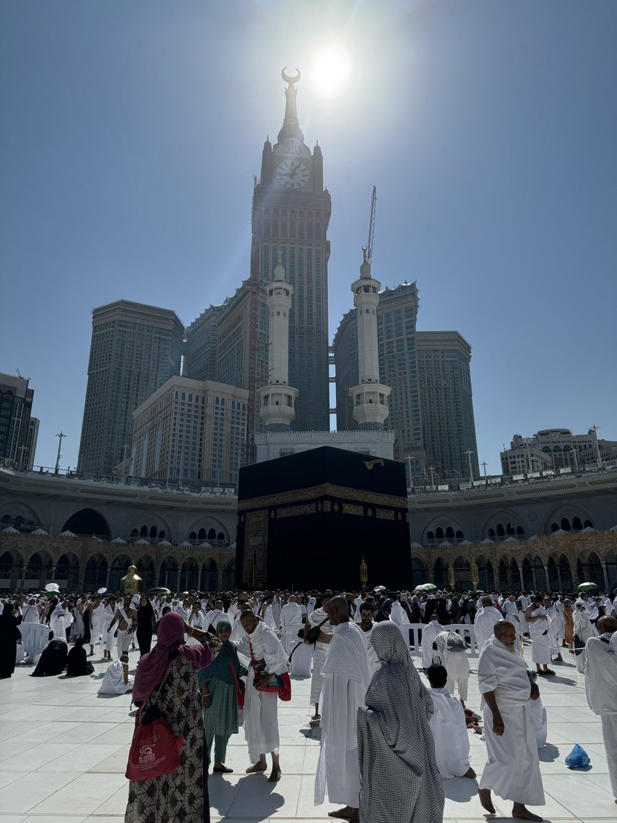 Lawisse_'s tweet photo. Le voyage d’une vie al hamdoulilah 🤲🏼❤️

Ce séjour à été une réelle leçon de vie de vie entre les épreuves, l’apaisement, l’apprentissage de la religion… Une invitation d’Allah qui n’est pas donnée a tous encore + quand elle est fait en famille ☝🏽🙌🏼

Je vous souhaite à tous inch’Allah de le vivre dans votre vie, vous allez ressentir des choses que vous avez jamais ressenti ailleurs. Je vous jure, Allah est tellement grand que c’est le moment de se repentir et de ne pas délaisser ses prières. 

Je reviens demain en stream inch’Allah, j’ai énormément de chose à vous raconter concernant ce voyage. Vous m’avez énormément manqué ❤️

Sur ce :
Qu’Allah vous préserve tous ainsi que vos famille🙌🏼
Qu’Allah vous accorde que de la réussite et la richesse🙏🏽
Qu’Allah nous guide 
Qu’Allah vienne en aide à tous les peuples opprimés 🤲🏼
Qu’Allah nous pardonne ainsi que nos proches 
Qu’Allah nous garde en bonne santé et nous soigne 🤲🏼
