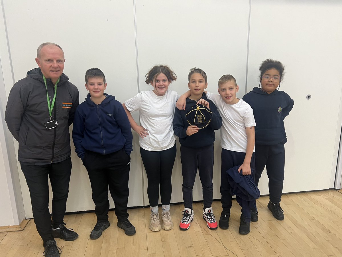 TheActiveClub1's tweet photo. Such a brilliant morning @HolyTrinity316 talking about perseverance and overcoming disappointment. Our coach Steve sharing his story of how he gained one of the highest sporting awards possible - getting an England cap 🏴󠁧󠁢󠁥󠁮󠁧󠁿 🦁 

#england #threelions #englandcap https://t.co/imzc2QlHU6