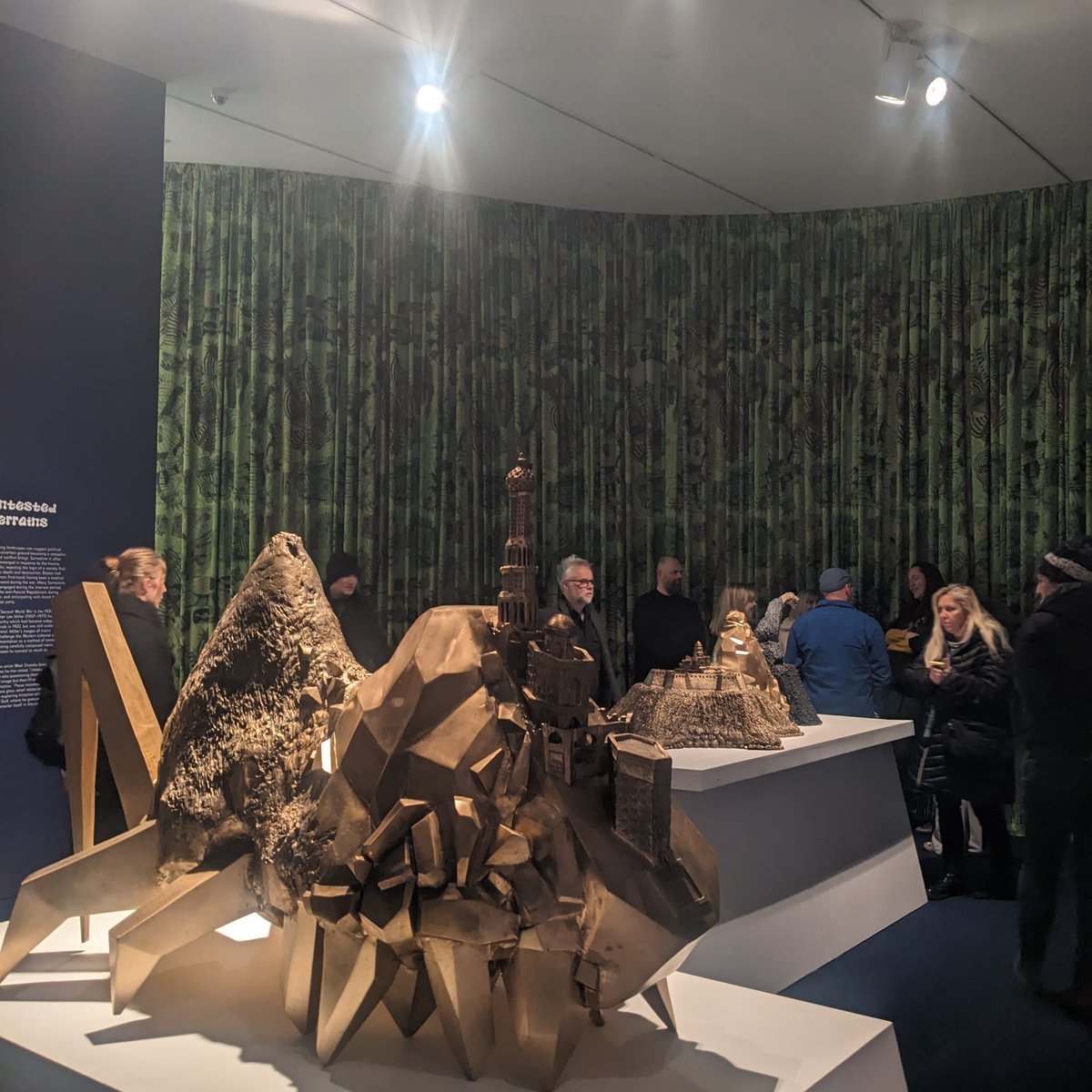 Wonderful way to spend a winter evening @hepworthwakefield. Stunning new exhibition incl works by #picasso @louise___giovanelli #dalí #ernst <a href="/wael_shawky/">wael shawky Mohamed</a>. Loved #festivemarket &amp; school project - inspiring next gen of Hepworths &amp; Moores. 👏 @simon_wallis @eleanorclaytone &amp; team!