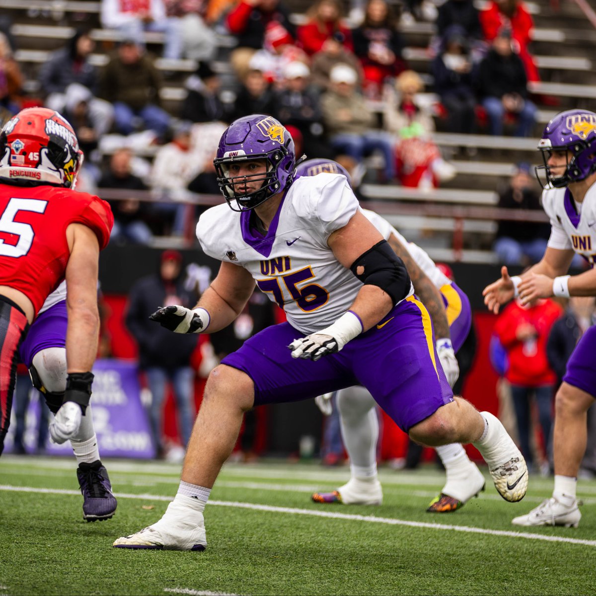 🚨HONORING OUR SENIORS🚨

#️⃣7️⃣5️⃣  
Jared Penning | OL
Clear Lake, Iowa
Clear Lake HS

#EverLoyal | #1UNI