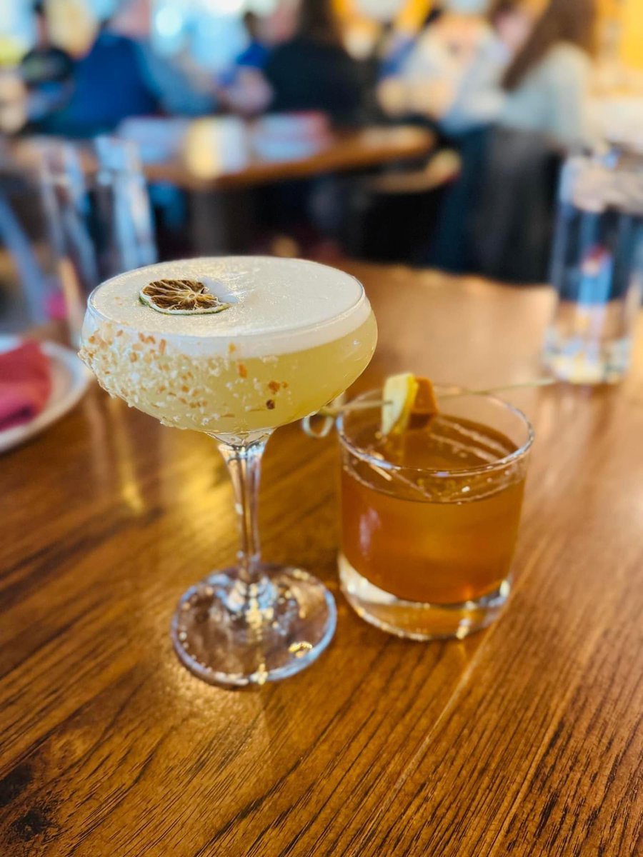 DPitz82's tweet photo. 💜🐷 Annual Triple I Conference Lunch at @ThePigChicago 🤤🤤🤤 
🥃 Coconut Lime Daiquiri + Spiced Apple Old Fashion 🥥🍋‍🟩🍎
🧀 Whipped Feta
🍤 Seafood Risotto
🐽 Porkbelly

Dear Purple Pig,
We dream about you and year four did not disappoint!
💞 The Pitzers https://t.co/o5nF9uvpOk