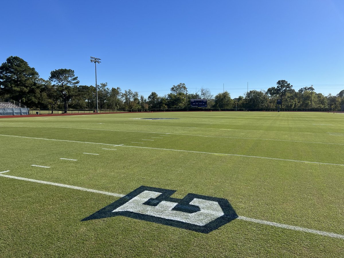 Coach_BBailey4's tweet image. Ready Ready! Finishing touches complete!✅ Yard’s in great shape! @PetuniaBHatcher, couldn’t do it without this guy! Big one on The Ridge tonight….(#6 EHS vs #11 PJP) #LET’S HUNT! @EHSBRAthletics