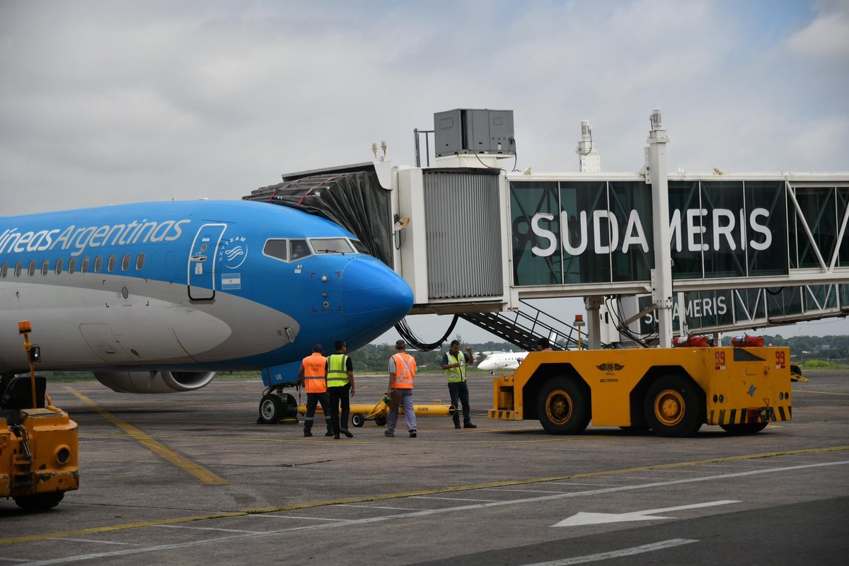 dinacpy's tweet image. Siguen llegando los hinchas de @racingclub @cruzeiro para la gran final! 🏆⚽️

Desde Dinac trabajamos para recibir a cada visitante con calidez y eficiencia! ✈️🇵🇾

#dinacpy #gobiernodelparaguay #lagranconquista