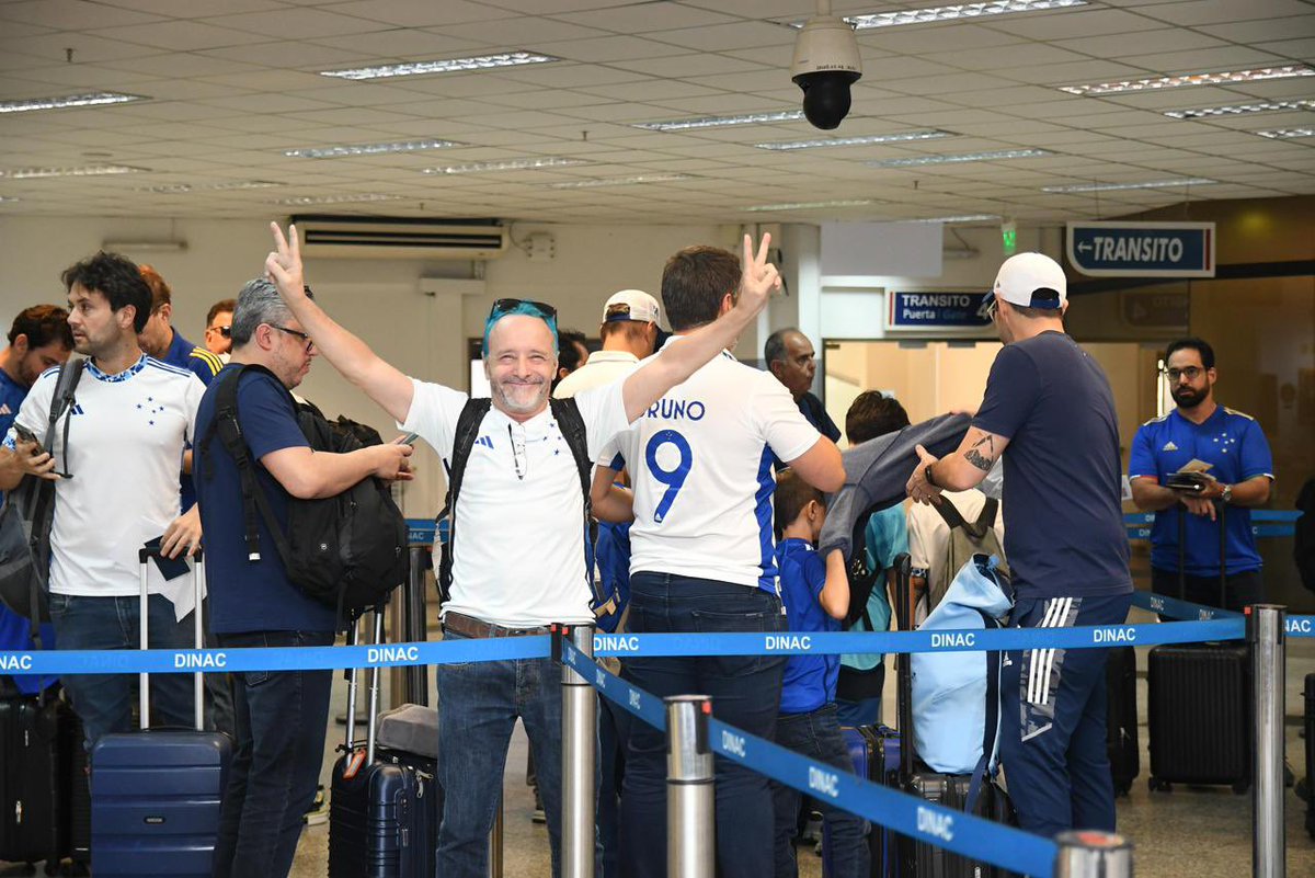 dinacpy's tweet image. Siguen llegando los hinchas de @racingclub @cruzeiro para la gran final! 🏆⚽️

Desde Dinac trabajamos para recibir a cada visitante con calidez y eficiencia! ✈️🇵🇾

#dinacpy #gobiernodelparaguay #lagranconquista