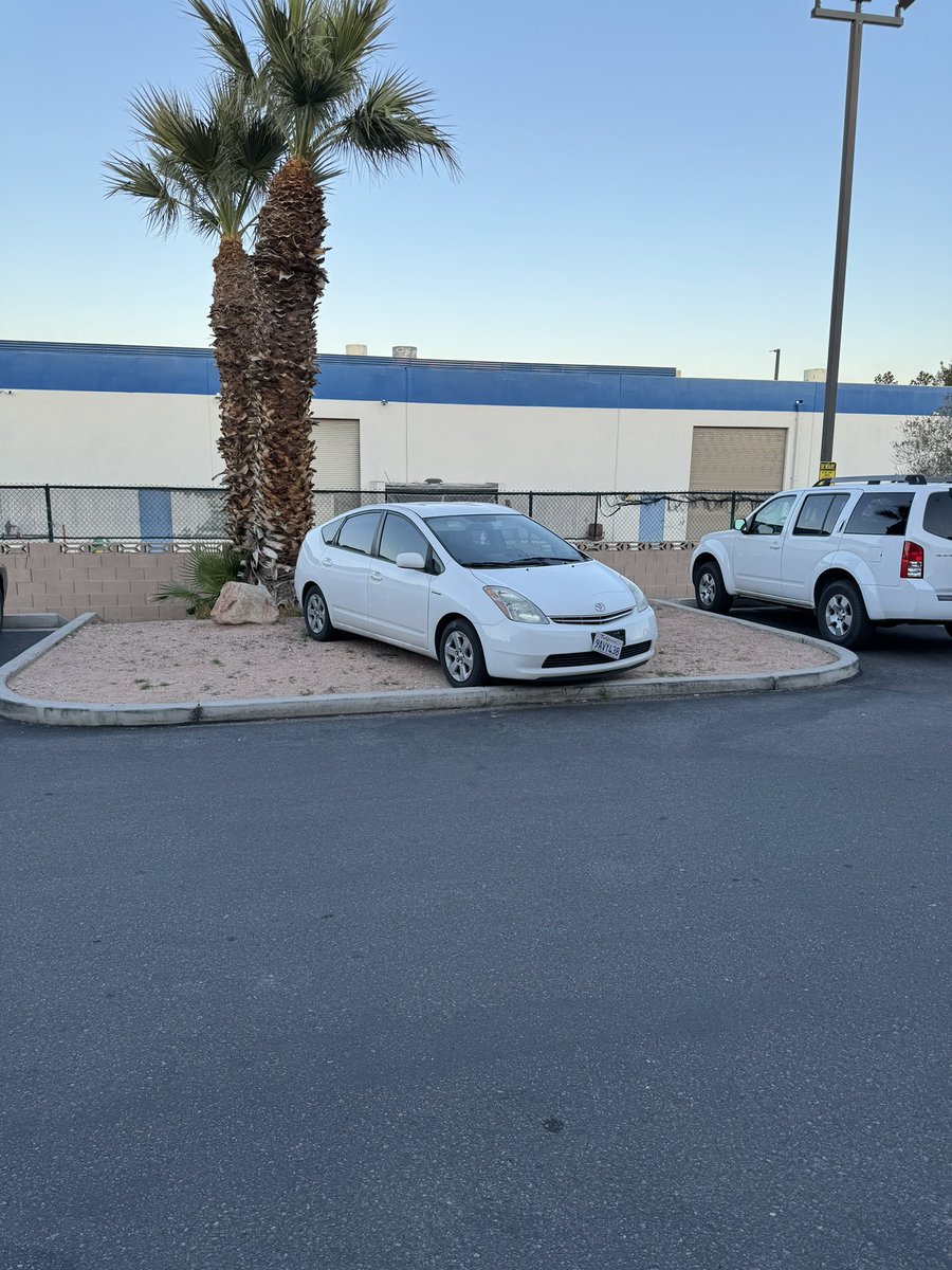 Hey everyone, don't forget. Gamenest is today!

Tournament today will start shortly after 6:15PM with friendlies starting around 5:30PM! We will also have Rivals 2 today as well. 

start.gg/tournament/sma…