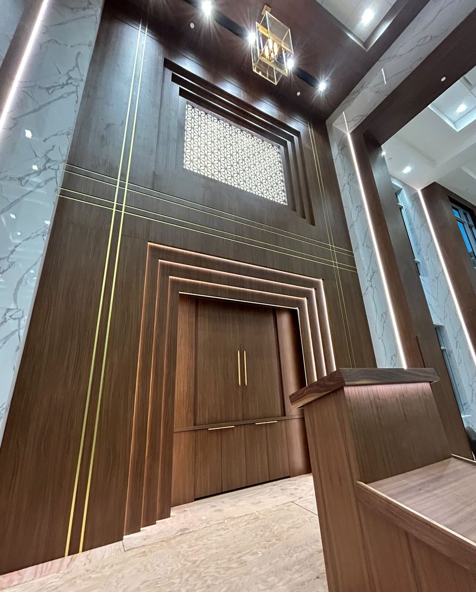 hafeleamerica's tweet photo. #FeatureFriday | @yndesign_n_build : "A glimpse of the amazing aron kodesh at our latest job"

We're so excited to have been a part of this beautiful build - featured here are our Metallic Cabinet Accent Strips and all Häfele Lighting! https://t.co/tqcC7iShxQ