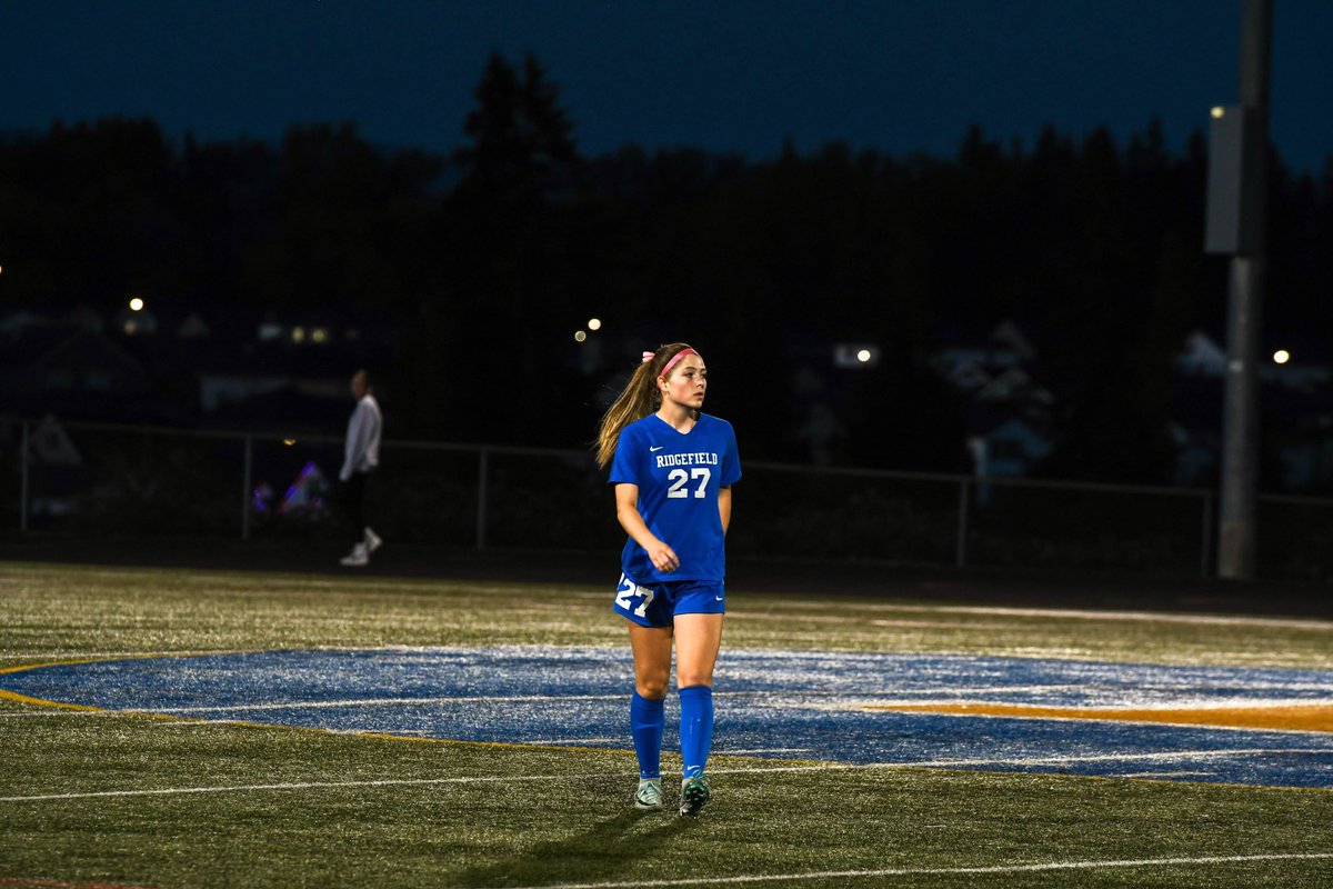 LCCSoccer's tweet photo. Welcome Alyssa Carney from Ridgefield HS to the RDF! Alyssa’s a Scholar Athlete, 4 year Var. Player, All State 2nd Team, State Champion 2024, club team captain, and National Honor Society member. Looking to add a 2nd state title as Ridgefield is back in the semifinal tonight. https://t.co/HzUeM0yADU