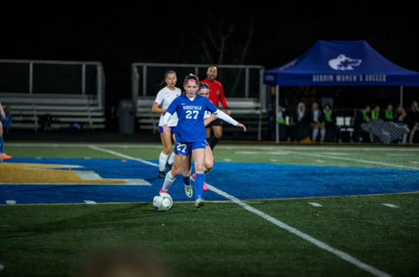 LCCSoccer's tweet photo. Welcome Alyssa Carney from Ridgefield HS to the RDF! Alyssa’s a Scholar Athlete, 4 year Var. Player, All State 2nd Team, State Champion 2024, club team captain, and National Honor Society member. Looking to add a 2nd state title as Ridgefield is back in the semifinal tonight. https://t.co/HzUeM0yADU