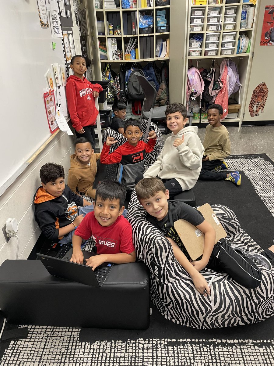 amydocherty44's tweet image. Researching, planning, and creating our Biome Balloons! I’m so impressed with how creatively the students showed what they learned! @wolvestweet