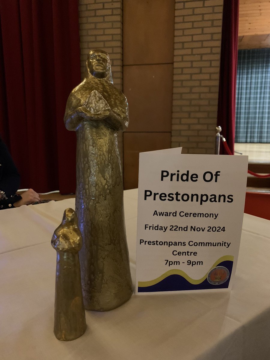 Well done to Leah &amp; the breakfast club gang at <a href="/PrestonLodgeHS/">PLHS</a> for winning the under 18s award at the Pride of Prestonpans awards tonight. Nice night celebrating all the good people &amp; community spirit in oor wee toon #proudtobepl