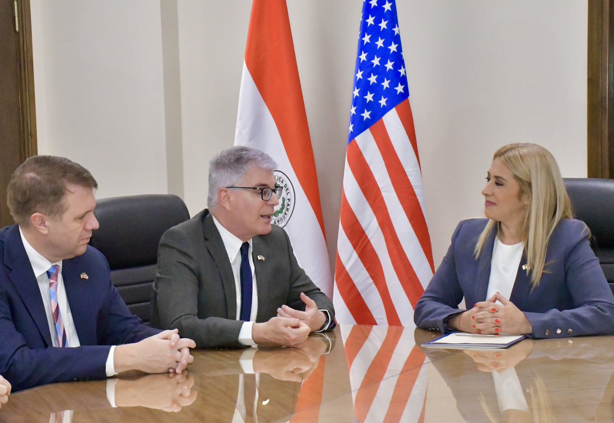 USAmbPY's tweet image. En el Centro de Convenciones del Poder Judicial en Ciudad del Este, conocí más sobre los avances en el ámbito del Estado de derecho. Fueron varias las capacitaciones realizadas este año gracias a la cooperación entre el @PoderJudicialPy y el Gobierno de los Estados Unidos,…