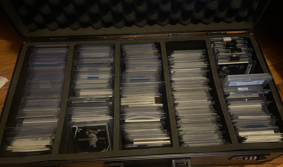 WR_sportcards's tweet photo. All for sale!!! 

Want everything gone! 

I have a ton of raw cards also. Let me know a players and I can see what I have!
@gillysportscard @Blake_Bruce @tmorr_gram @TBMike727 @bscholtz12 @SimmosSigs @Hoerner1st2018 @Eleven17Cards @PlusCards @evildrprkchp @GreyWorthy @AVStudios https://t.co/h47h3tpiEh