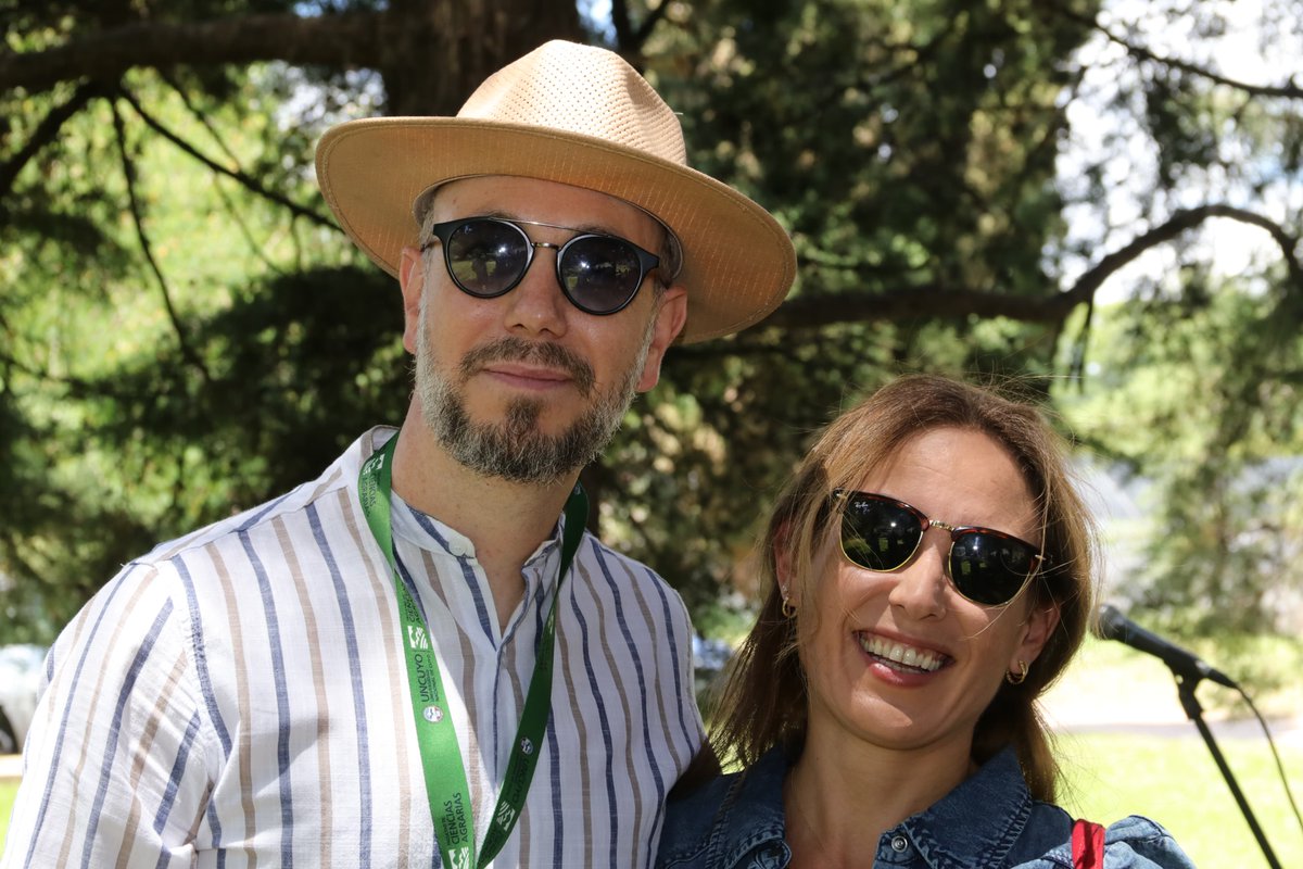ProduccionMza's tweet photo. 🍇 Exitoso cierre del 15° Congreso Internacional del Terroir en Mendoza 

🍷Durante cinco días, nuestra provincia fue el epicentro global de la vitivinicultura, recibiendo a expertos de todo el mundo para debatir y proyectar el futuro de esta actividad. https://t.co/28BnFMs35q