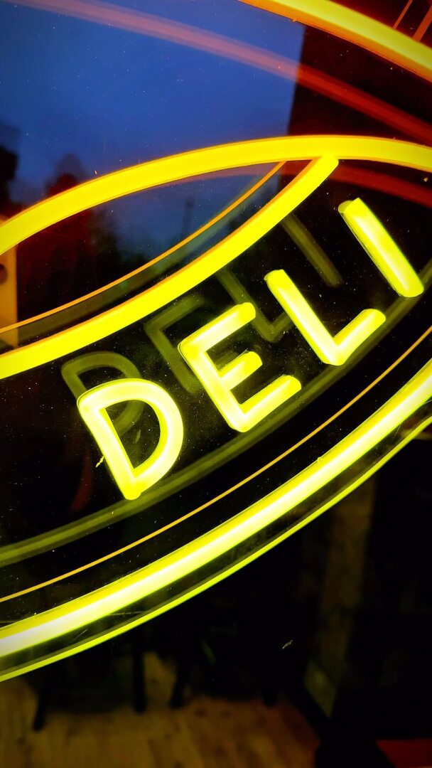 A new feel to an old Classic! Check out what’s NEW (and what’s still here) at Celebrity Delly! #celebritydelly #deli #jewishdeli #fyp #foodie #novafoodie #dmvfoodie instagr.am/p/DCsKEYwSehV/