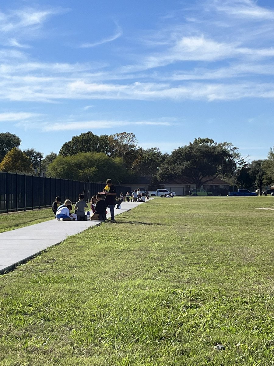 Suzanne Flores tweet media