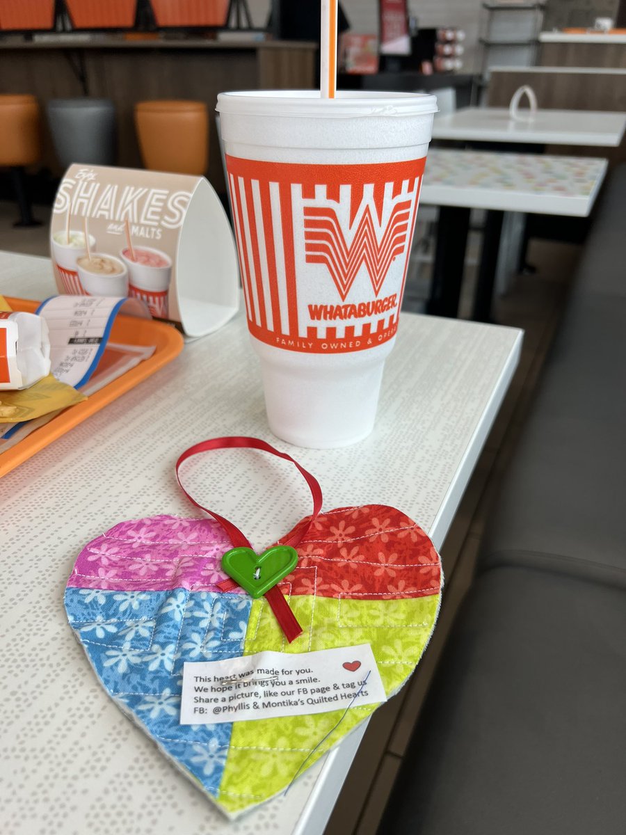 ChiefPhyllisAnn's tweet photo. Sharing a few more pictures of where I have left hearts. I leave them at stores, places to eat, hospitals, airplanes,trails and other places. My friend Montika and I have probably made and left over 400 hearts collectively. https://t.co/y1JtT30DLB