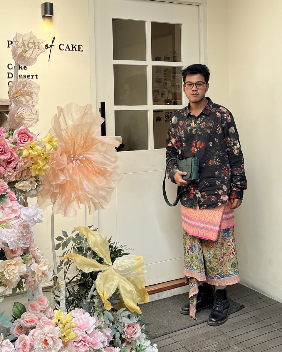 ginntonite's tweet photo. BISEXUAL FRIENDSHIP APPLICATION]

Name : Dharma
Age : obv very legal
Occupation: employed
Domicile: Bandung-Banten
Zodiac: Gemini
Height: 170 sumn
Hobby: Riding, swimming, singing, into photography 
Fun fact: diantara semua makanan akan kupilih olahan ayam yg utama✨ https://t.co/09LuQLd2sz