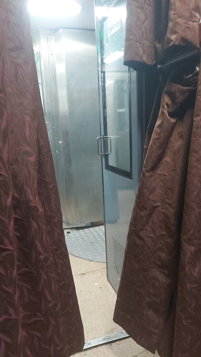 JamesChacko1984's tweet photo. PNR 2418765960.   AC is switched off with high suffocation .  Please switch on the AC.. Doors are left opened .pleaSe fix it asap... @RailwaySeva @RailMinIndia @Central_Railway @AshwiniVaishnaw @KonkanRailway https://t.co/RknNOefj5e