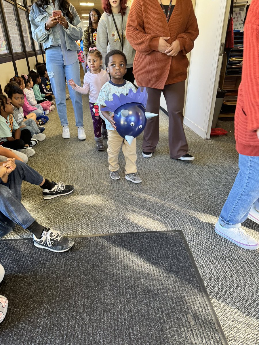 The cutest and littlest owls put on a balloon parade today!! They worked so hard and the balloons were awesome!!