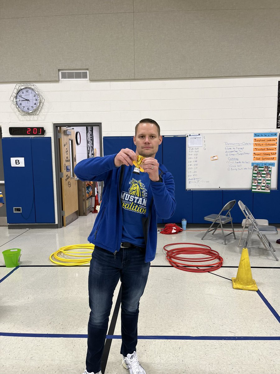 MissFitzReading tweet media