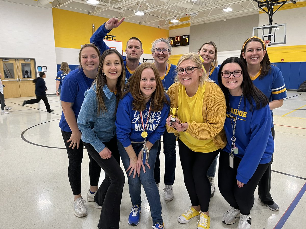 MissFitzReading tweet media