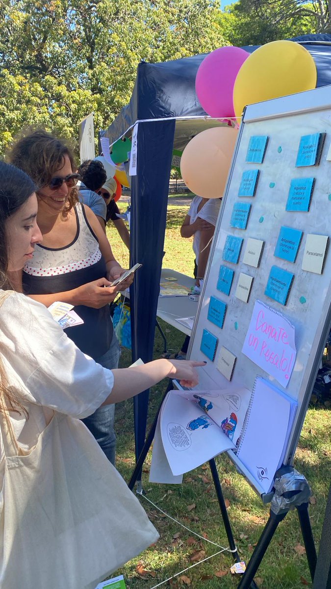 FarmacoTerapeut's tweet photo. Terminó la 3era edición de La Salud al Parque, actividad extensionista del área salud del campus Parque Batlle de la @Udelaruy @UdelarExtension 

Desde Farmacología y Terapéutica compartimos e intercambiamos con la comunidad sobre el uso racional de medicamentos 
@hcmquintela https://t.co/9qh9Goex7D