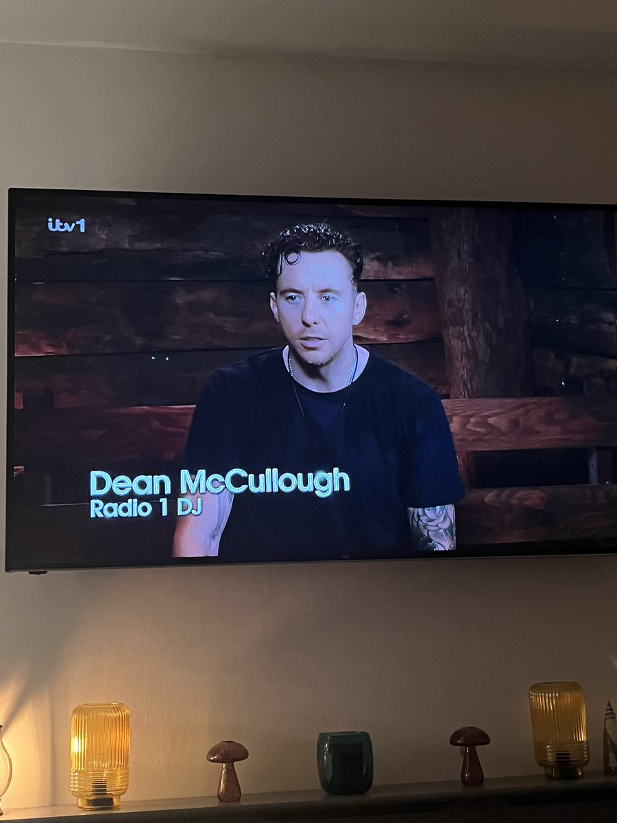 Sarahbond04Xx's tweet photo. The camp mates have changed overnight😂😂 @ITV  @imacelebrity https://t.co/nNpwYiasvS