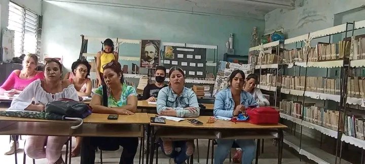 En la mañana de hoy se realiza el Consejo Municipal de la Brigada de instructores de arte José Martí en Rafael Freyre, con un fructífero intercambio de los logros, deficiencias y proyecciones de trabajo.
#CulturaRafaelFreyre 
#QueNuestroArteSeaElDeTodos
