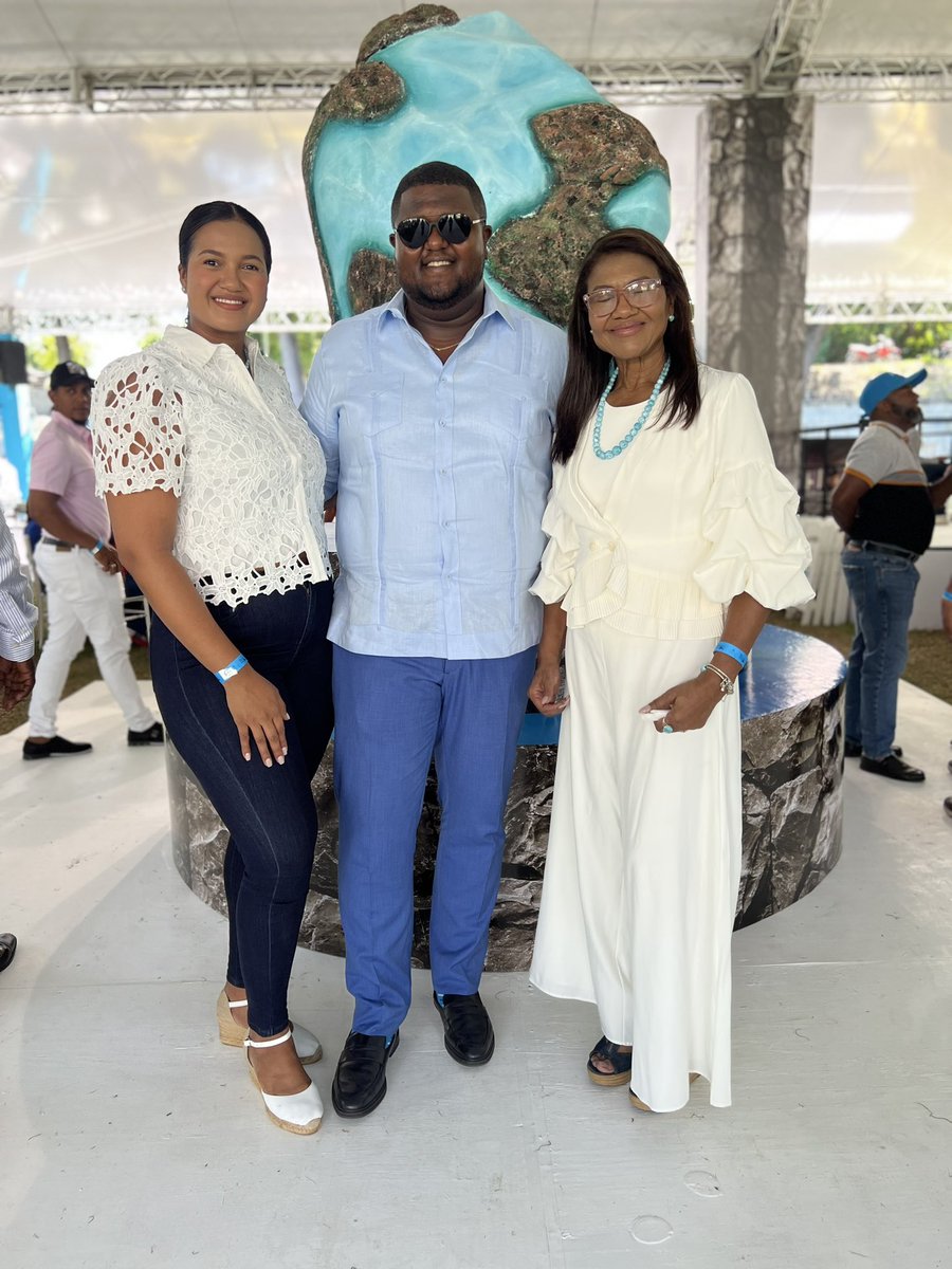 Luisc_vargas's tweet photo. Agradecemos al @energiayminasrd por la acostumbrada invitación a los actos de celebración del Día Nacional del Larimar, que es además nuestra Piedra Nacional.

#DiaNacionalDelLarimar https://t.co/yStHoBrvL1