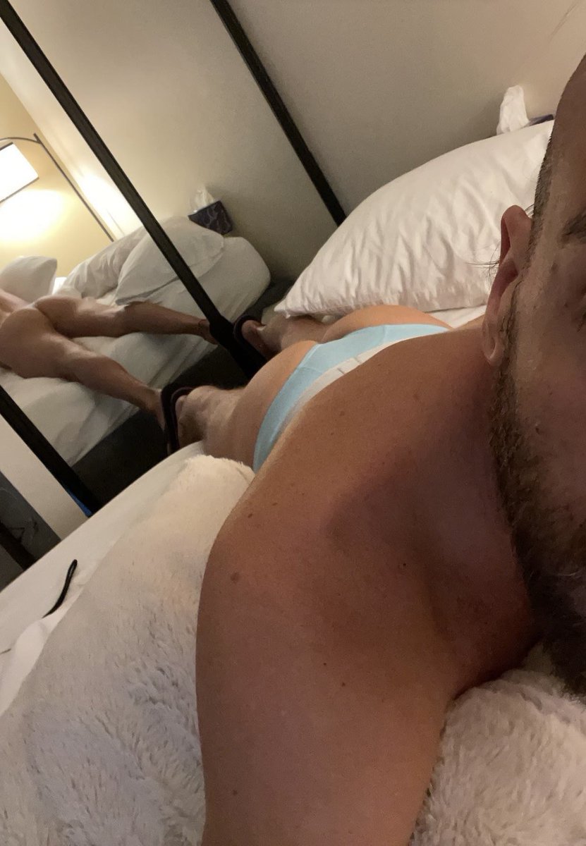 RolisinRayos's tweet photo. Hello. Need some cuddle time. Any takers?
.
.
.
.
.
.
.
.
.
#men #underwear #hairymenlovers #gaymen https://t.co/rs4ZfgFkZX