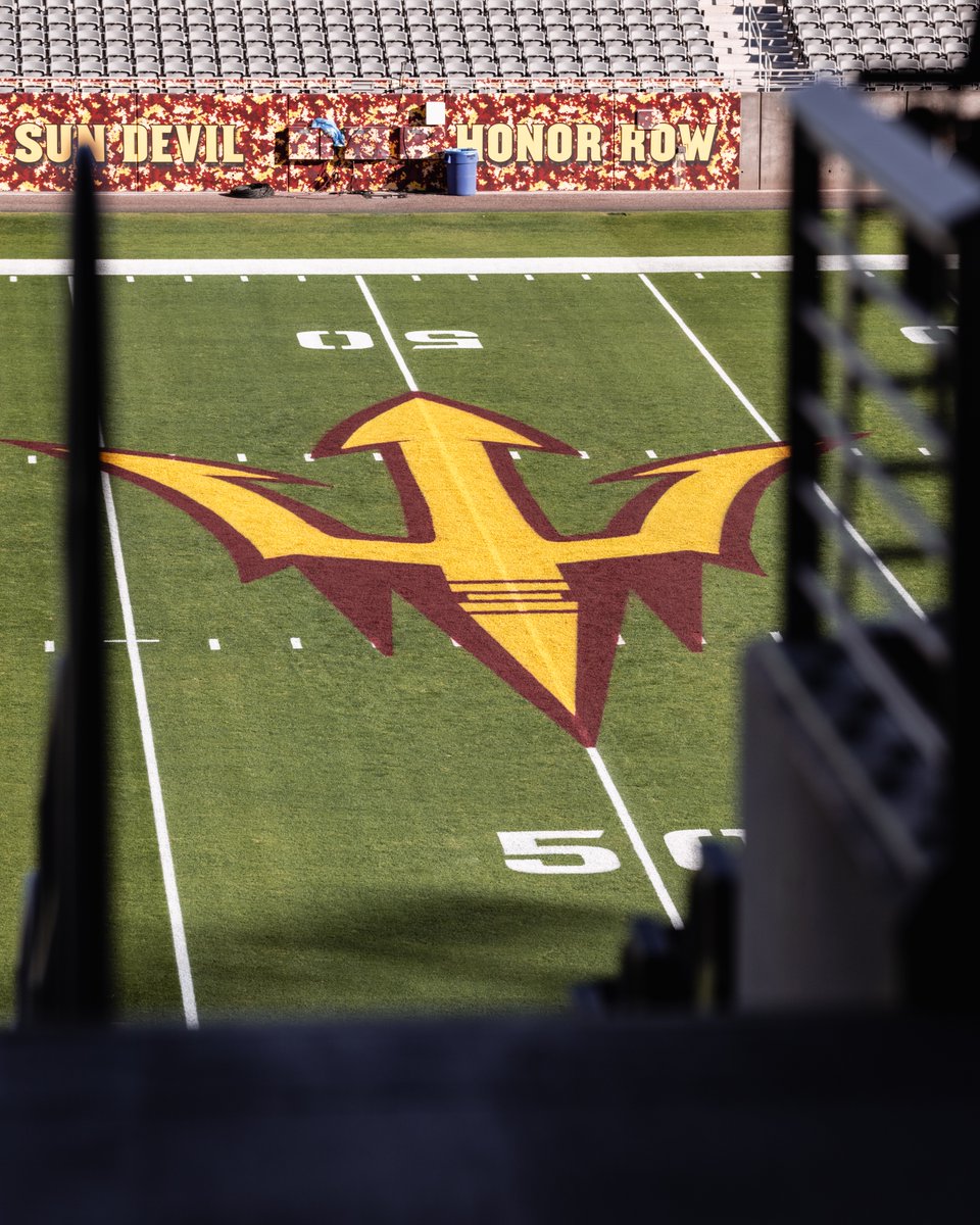 ASUFootball's tweet photo. The calm before the storm. 

#ForksUp /// #ActivateTheValley https://t.co/cqOMhj8Vcv