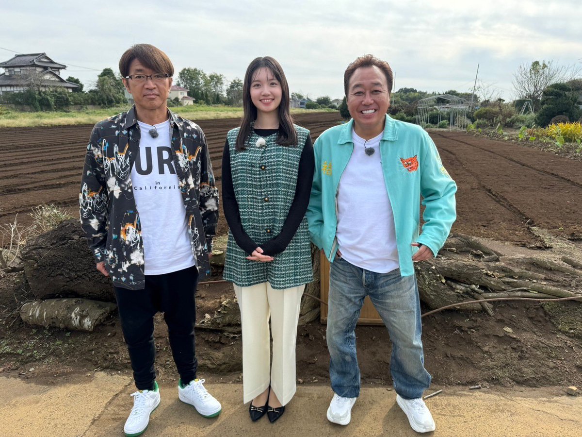 moya2_official's tweet image. 【本日】
午前11時30分からの
🧣モヤさま🌿は
先週に引き続き
千葉県八街市です🥜

三村さんの運転手、
斎藤さんが久しぶりに登場でギャグ披露🎉

2ワードしか持ってないヨン様👓
ダジャレ祭り⚾️
HAN-DACHI大喜利🖊️
全体的におスベり気味で最高でした🫶

おたのしみに！