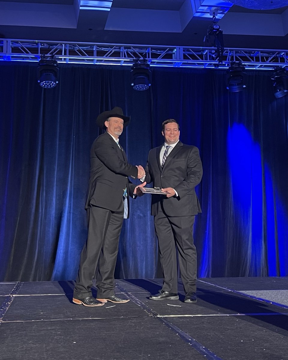 Peoples Company tweet media